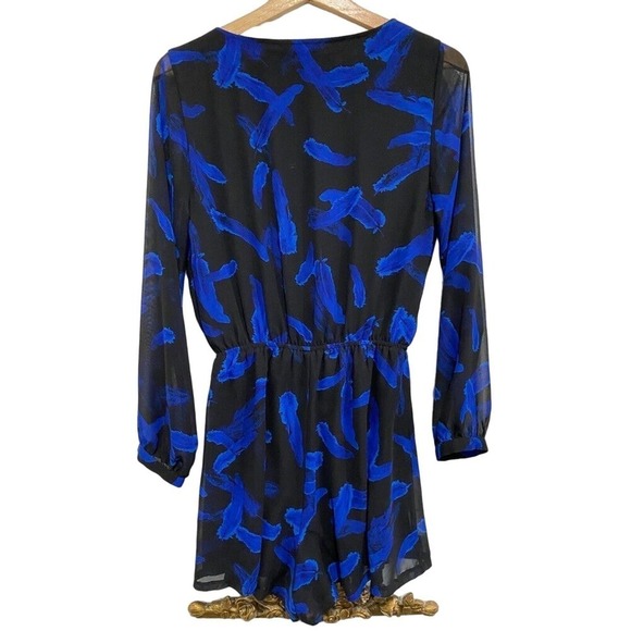 Express - Women's size SP black & blue feather v-neck short jumpsuit - Picture 3 of 7